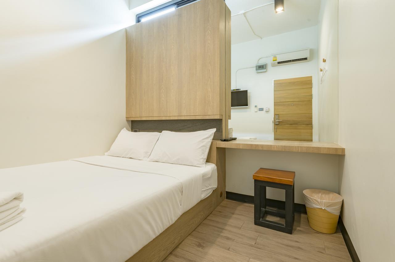 Queen Room with Shared Bathroom